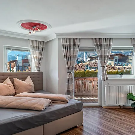 Daire Oberladstaetter Wiesing